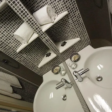 环球酒店 西尼加利亚