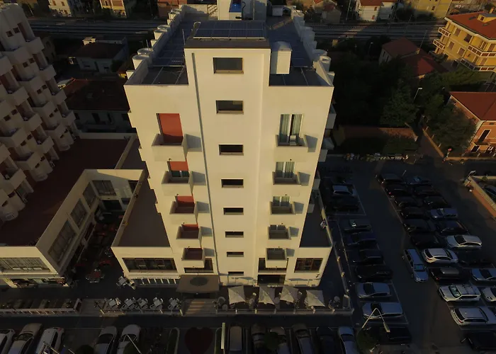 Universal 3* 세니갈리아